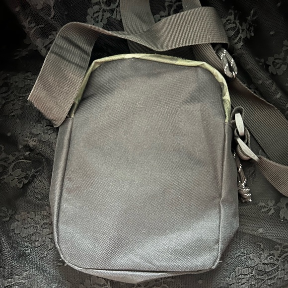 CHAMPION cross body - Picture 2 of 4